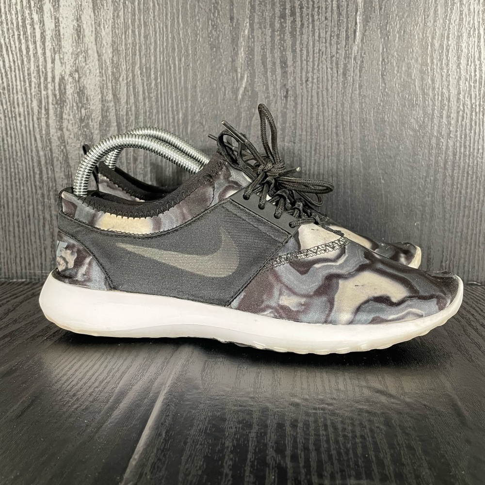 Nike JUVENATE Women’s size 9